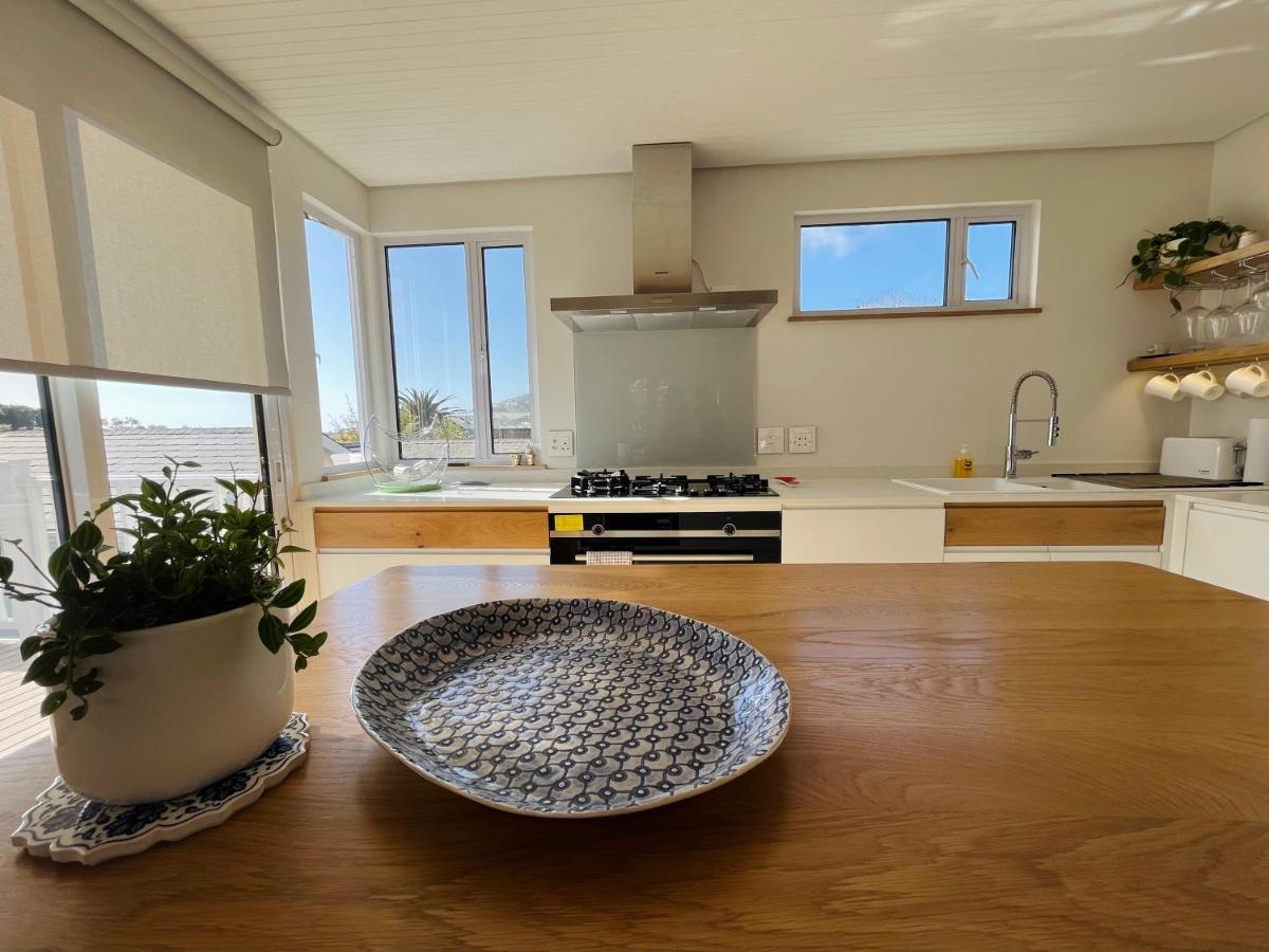 Moonshine - Two Bedroom House With Inverter Cape Town Bagian luar foto