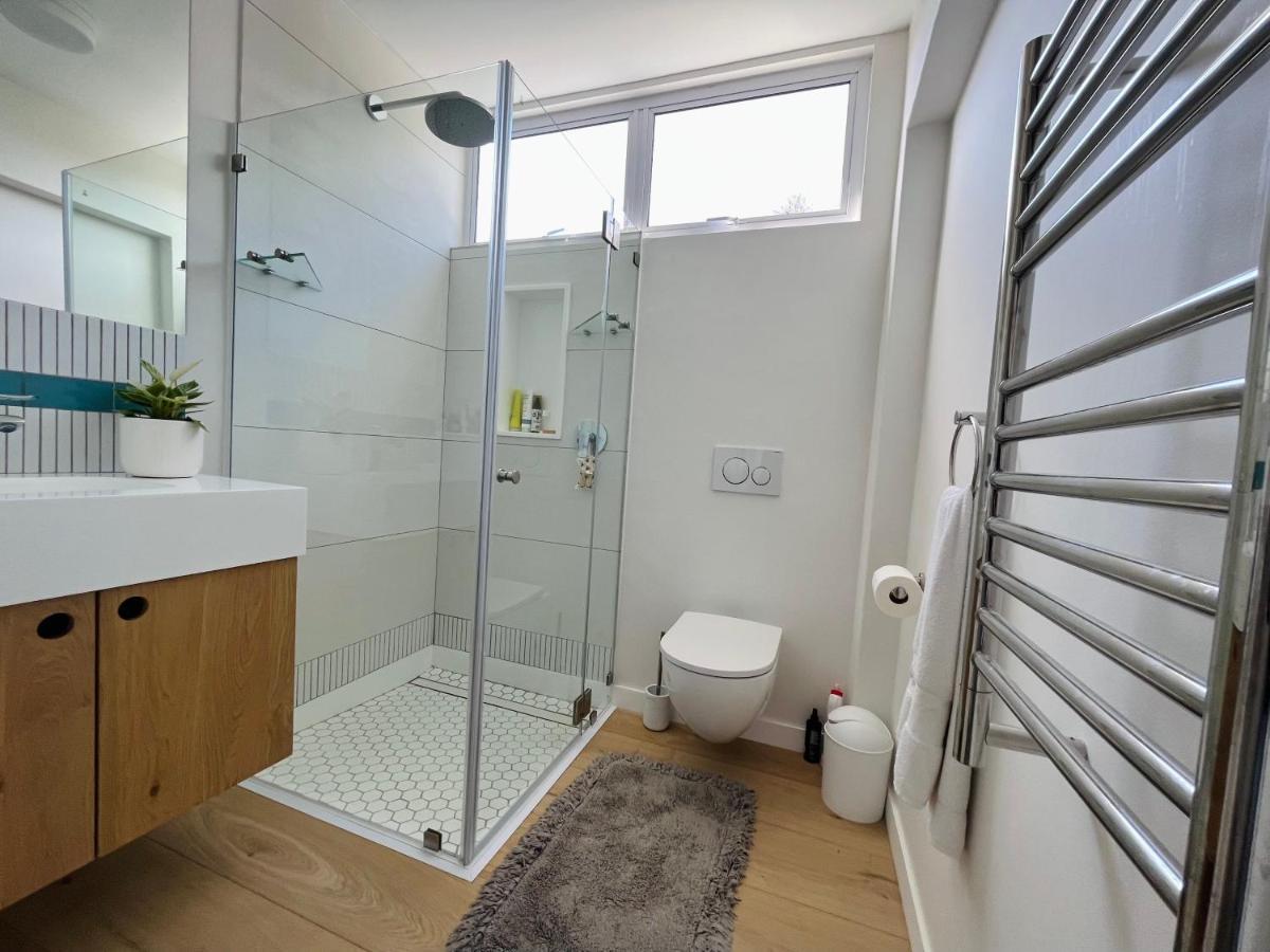 Moonshine - Two Bedroom House With Inverter Cape Town Bagian luar foto