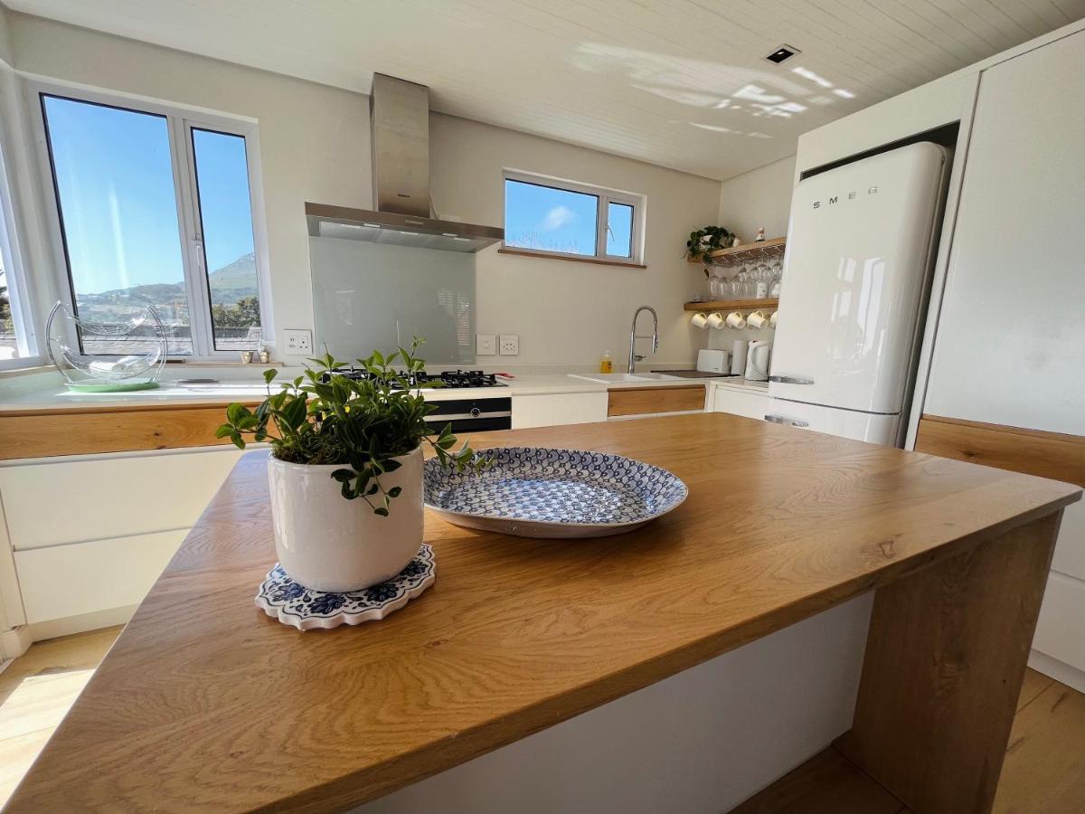 Moonshine - Two Bedroom House With Inverter Cape Town Bagian luar foto