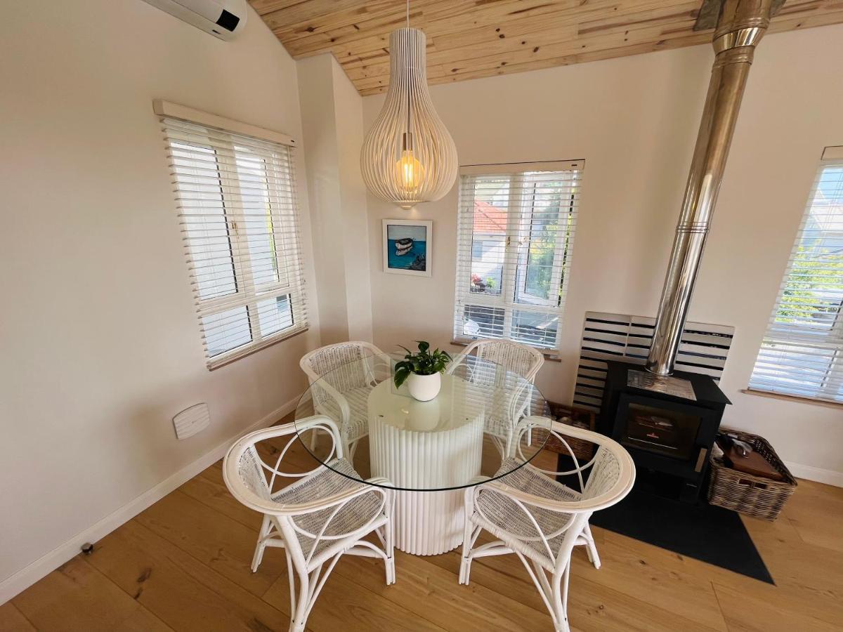 Moonshine - Two Bedroom House With Inverter Cape Town Bagian luar foto