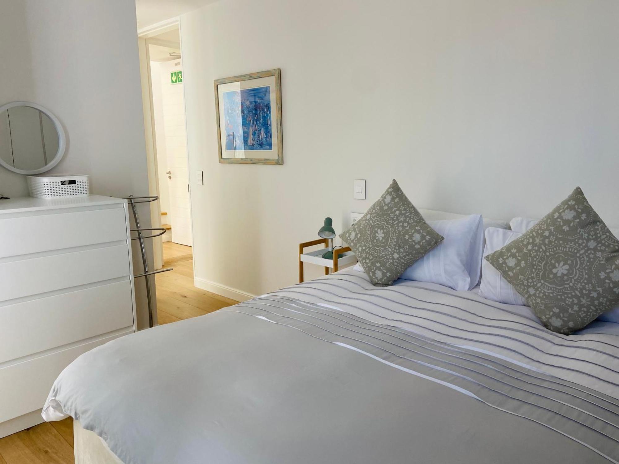 Moonshine - Two Bedroom House With Inverter Cape Town Bagian luar foto